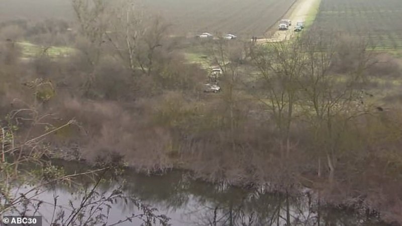 Terbangkan Mobil Seberangi Sungai saat Dikejar Polisi, Begitu Mendarat Sopirnya Tewas