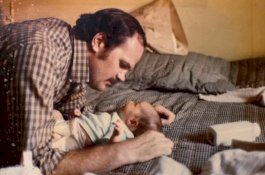 Rindu Meghan Markle, Sang Ayah Mengaku Sempat Menangis saat Pamer Foto Masa Kecil