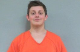 Remaja Ini Tikam Ibu dan Saudara Kembar Sampai Mati Sebelum Pergi ke Sekolah