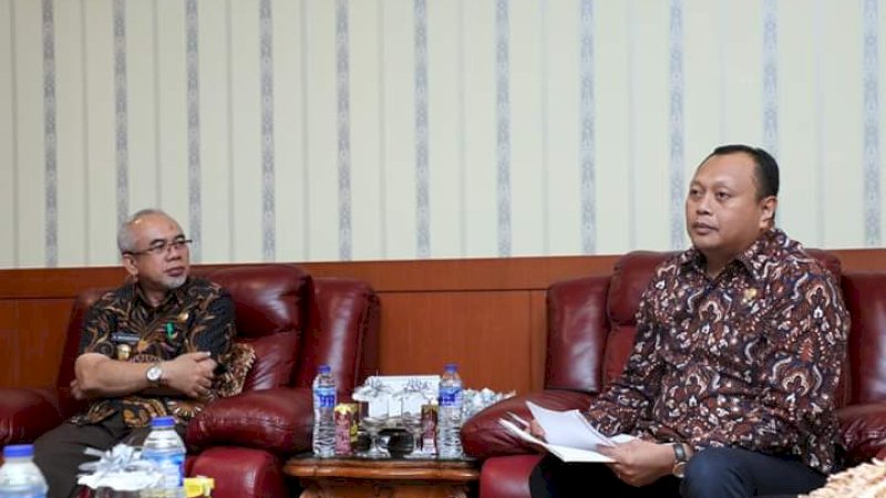 Anggota DPRD Sulsel, Ady Ansar (kanan) bersama Wabup Bantaeng, Sahabuddin.