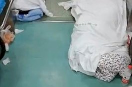 Kewalahan Pindahkan Mayat Korban Coronavirus, Perawat Menangis Tersedu-sedu