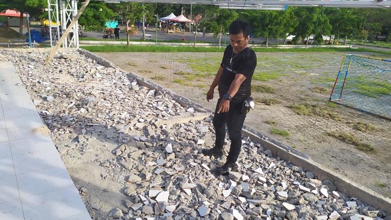 Tegel Panggung Alun-alun Barru Dibongkar Ulang, Ini Penjelasan Kadis