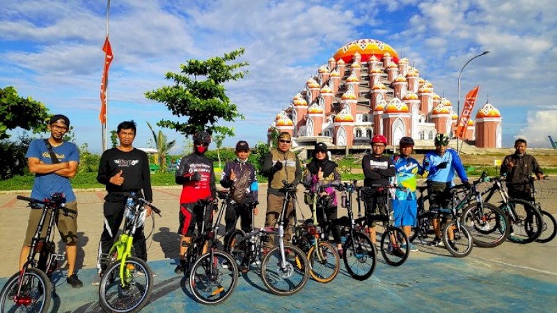 Ahmad Kafrawi (kelima dari kiri)