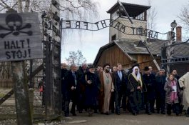 Doa Syahdu Tokoh Muslim Bikin Haru Tamu Yahudi di Kamp Auschwitz
