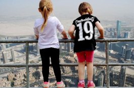 Ibu Lemparkan Dua Anaknya dari Balkon Lantai 4, Lalu Melompat Sendiri