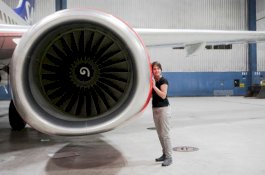 6 Tahun Dia Pacari, Wanita ini Berencana Menikahi Pesawat Boeing 737