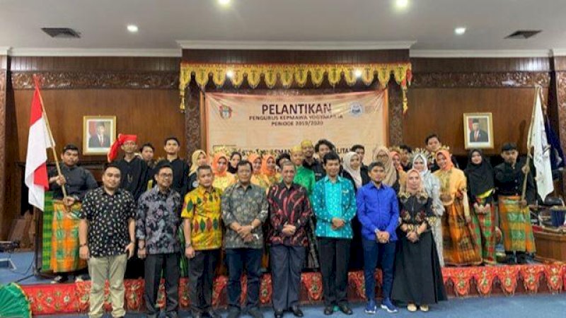 Bupati Wajo H Amran Mahmud mengukuhkan pengurus Kepmawa Yogyakarta periode 2019-2020, Sabtu (25/1/2020).