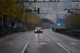 Mengharukan, Sopir di Wuhan Ini Abaikan Larangan Keluar Rumah demi Tolong Pasien Virus Corona