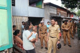 Kunjungi Lokasi Banjir, Bupati Bantaeng Temukan Sampah Menumpuk di Sungai
