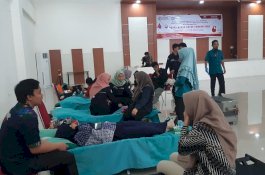 Sivitas Akademika AK-Manufaktur Bantaeng Kumpulkan 40 Kantong Darah