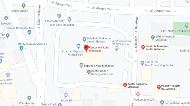 Area seputar Balai Kota Makassar.