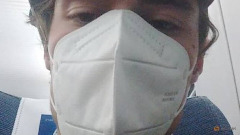 Nicholas Schneider, 21, mahasiswa di Universitas Wuhan, muncul di tangkapan layar saat wawancara online dari Wuhan, Cina. (Atas perkenan Nicholas Schneider via REUTERS)