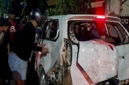 Diteriaki 'Palukka', Pengemudi Mobil Putih Dikejar Lalu Dipukuli