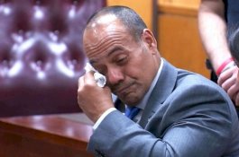 25 Tahun Dipenjara karena Dituduh Pemerkosa, Pria Ini Menangis Saat Dinyatakan Tidak Bersalah