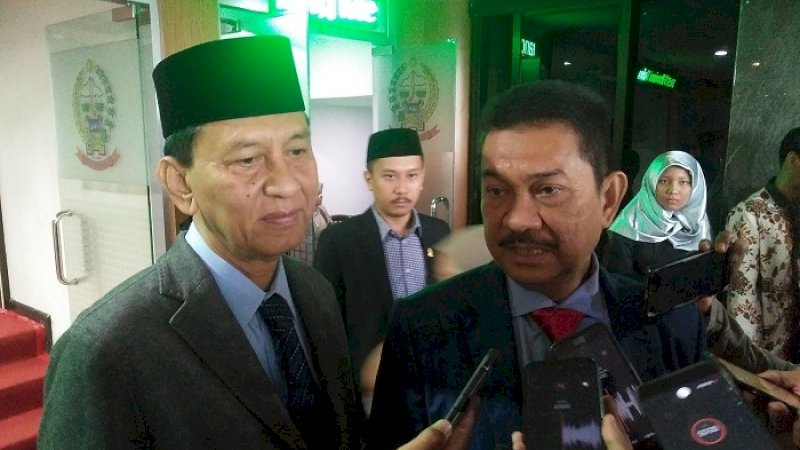Ketua DPD PDIP Sulsel, Andi Ridwan Wittiri (kanan) bersama Ketua Fraksi PDIP, Andi Ansyari Mangkona.