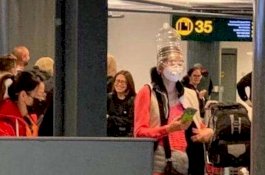 Dari Helm Sampai Botol Plastik, Orang-orang Lakukan Hal Aneh Hindari Virus Corona