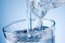 Pria ini Sembuh dari Virus Corona Berkat Minum Air Putih 25 Liter Sehari