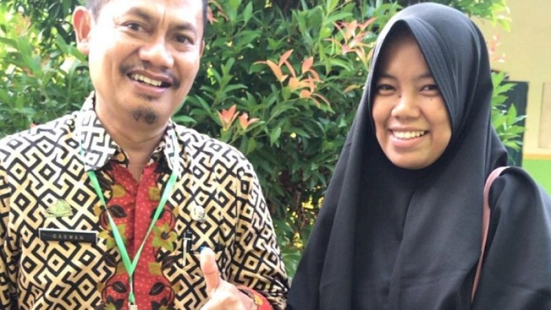 Sekretaris BKDD Enrekang, Gaswan bersama Andi Nurbaeti Nurdin.