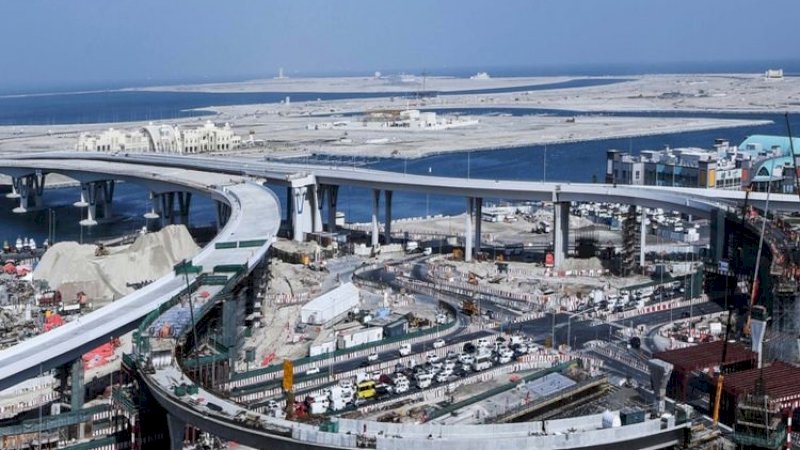 Jembatan menuju Kepulauan Deira, Dubai, Uni Emirat Arab.