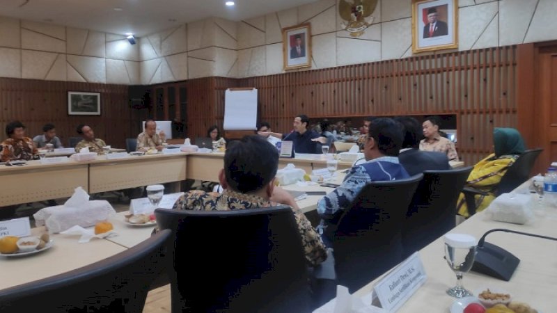 Suasana rapat membahas pendidikan nonformal yang dipimpin Mendikbud Nadiem Makarim, Jumat (31/1/2020).