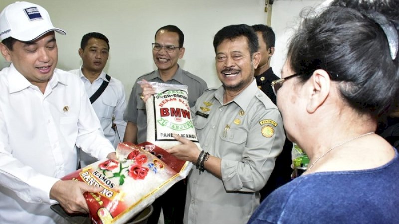 Menteri Pertanian, Syahrul Yasin Limpo dan Menteri Perdagangan, Agus Suparmanto melakukan sidak ke Pasar Raya Senen, Senin (3/2/2020).