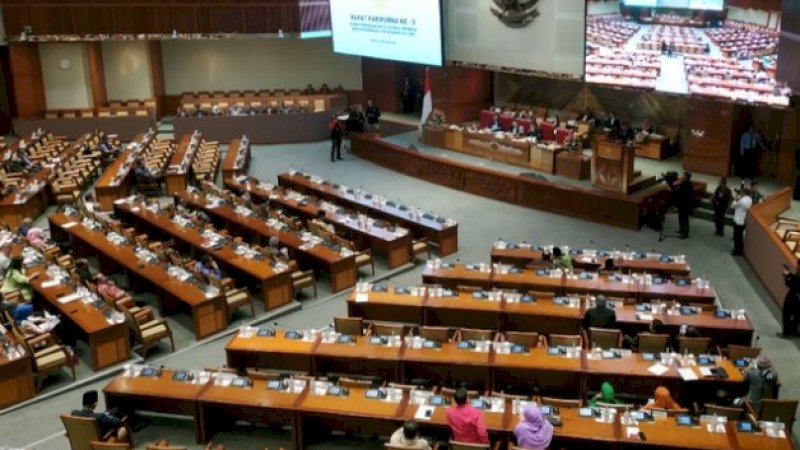 Rapat paripurna DPR RI, Senin (3/2/2020).