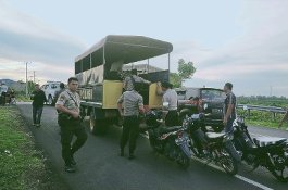 Polisi Bersenjata Razia Balapan Liar di Kawasan PLTB Jeneponto