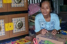 Nasib Ibu Lekka, Pengrajin Tampah yang Tidak Ada Uang untuk Beli Beras