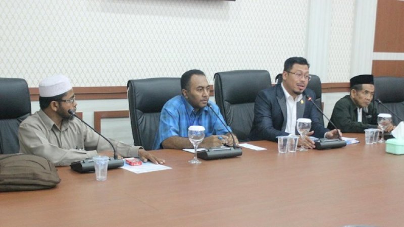 Wakil Ketua DPRD Sulsel, Muzayyin Arif menerima perwakilan pengungsi Rohingya, Senin (3/2/2020).