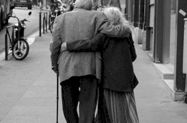 Enam Dekade Membangun Bahtera Rumah Tangga, Pasangan Ini Meninggal pada Hari yang Sama