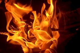 Suami di Luar Negeri, Istri Dibakar oleh Mertua dan Iparnya