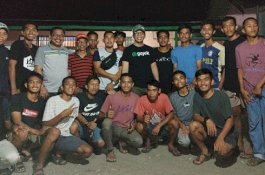 Malam-malam Tomy Satria dan Andi Makkasau Temui Warga di Ujungloe