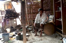 Daeng Buang Hidup Sebatang Kara, Tidak Punya BPJS, Makan pun Susah