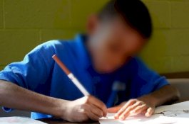 Guru Killer! Murid di NTT Dihukum Minum Air Kotor Gegara Tak Kerja PR