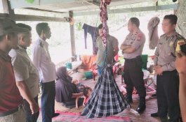 Polisi Kunjungi Anak Kurang Gizi di Jeneponto