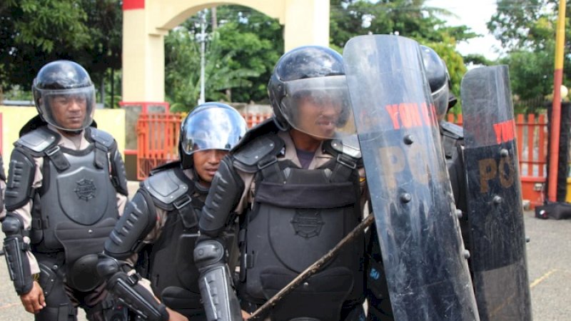  Batalyon Pelopor Brimob Polda Sulsel melakukan latihan pengamanan pilkada, Kamis (6/1/2020).