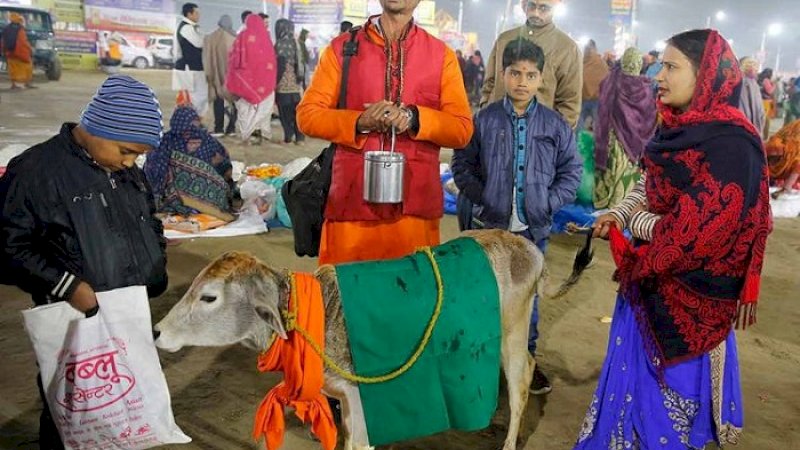 Suasana Magh Mela di India. (FOTO: GULF NEWS)
