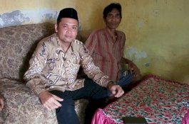 Legislator DPRD Sulsel Bantu Penderita Tumor di Takalar