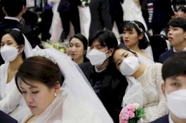 Menentang Ketakutan Coronavirus, Ribuan Pasangan Gelar Nikah Massal