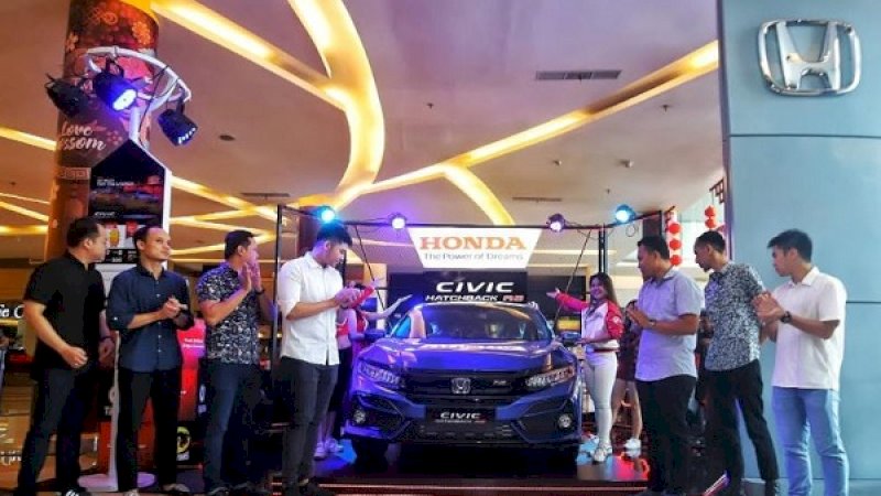 Produk teranyar Honda yakni Honda Civic Hatchback, resmi diluncurkan di Kota Makassar. Peluncuran berlangsung di di Trans Studio Mall (TSM), Sabtu (8/2/2020).