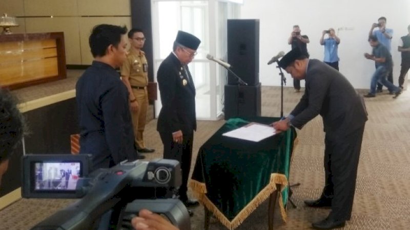 Wali Kota Parepare HM Taufan Pawe, saat Pelantikan dan Pengambilan Sumpah Direktur  PDAM Kota Parepare periode 2019-2024.