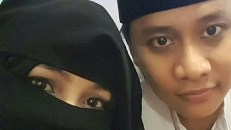 Blak-blakan Abah Kuka; Istri Keduanya Ternyata Perempuan Kelima yang Ditawarkan Istri Pertama