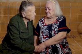 Terpisah saat Perang Dunia II, Kakak Adik Bertemu Lagi setelah 78 Tahun