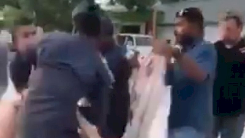 Suasana saat turis wanita ditangkap di Maladewa karena mengenakan bikini.