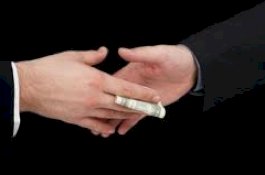 Orang Kaya Ini Beri Tip Pelayan Rp69 Juta, Padahal Dia Hanya Makan Rp2 Juta