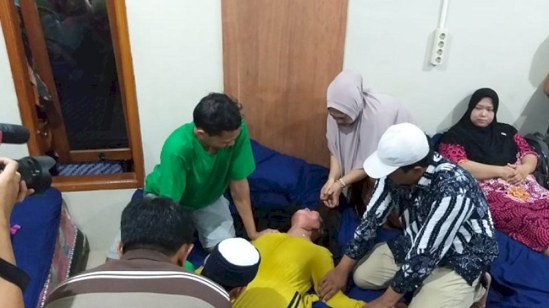 Praktik pengobatan Ningsih Tinampi