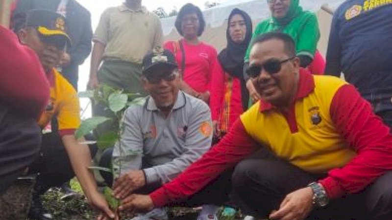 Polri Tanam 2.000 Bibit Pohon, Wawali Kota Parepare: Harus Didukung