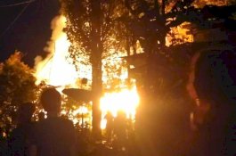 Rumahnya Terbakar Tengah Malam, Nenek 70 Tahun di Bantaeng Selamat Setelah Dibangunkan Tetangga