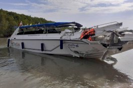Kapal Wisatawan Bertabrakan di Phuket, 2 Orang Tewas dan 22 Terluka
