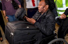 Tidak Bisa Tinggalkan Rumah, Legenda Sepak Bola Brasil dan Dunia Ini Mengalami Depresi